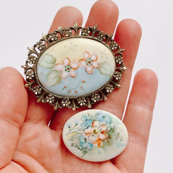 Signed Mid Century Brooch Lot of 2 Hand Painted Porcelain VTG Floral Silver Tone - Picture 2 of 11